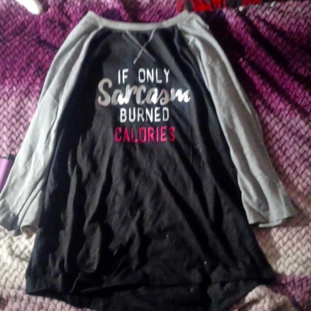 graphic-tee long-sleeved